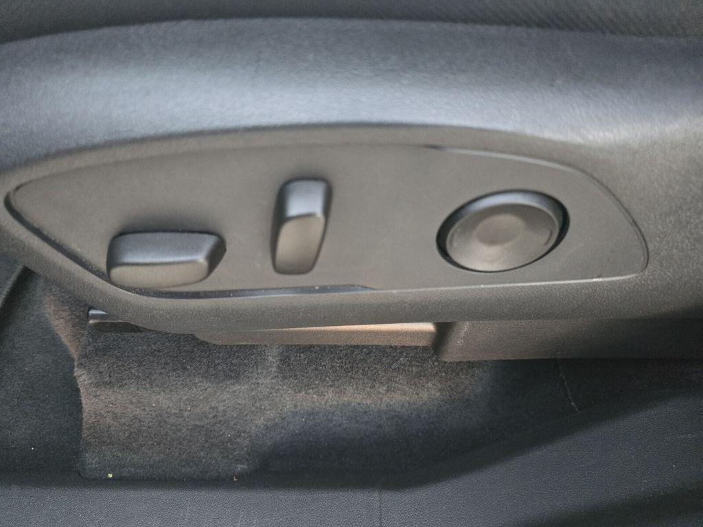 used 2025 Chevrolet Traverse car, priced at $38,995
