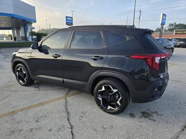 used 2025 Kia Seltos car, priced at $25,995