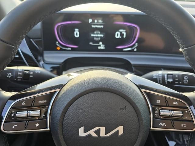 used 2025 Kia Seltos car, priced at $25,995