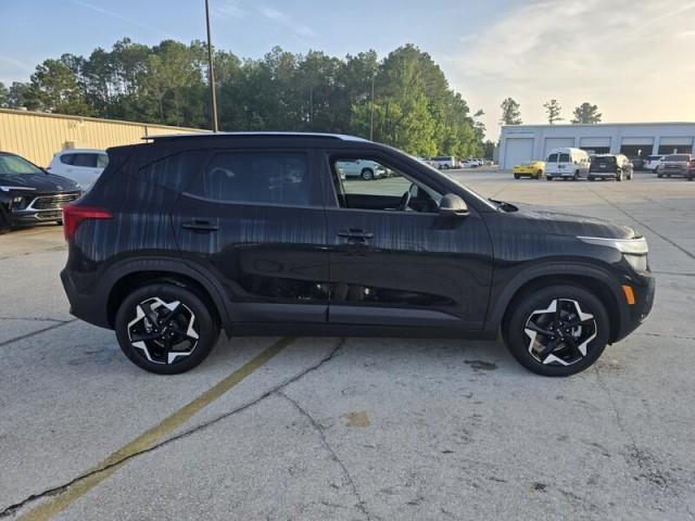used 2025 Kia Seltos car, priced at $25,995