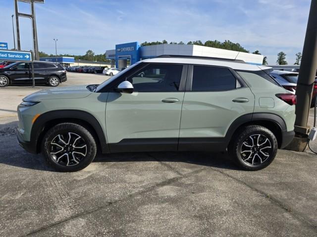 used 2025 Chevrolet TrailBlazer car, priced at $31,995