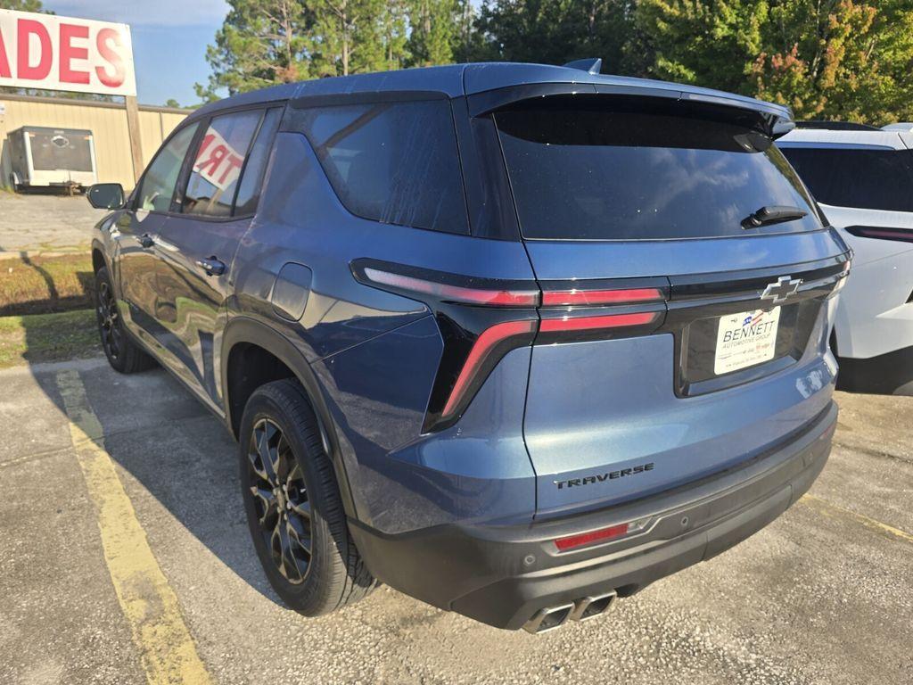 used 2024 Chevrolet Traverse car, priced at $35,995