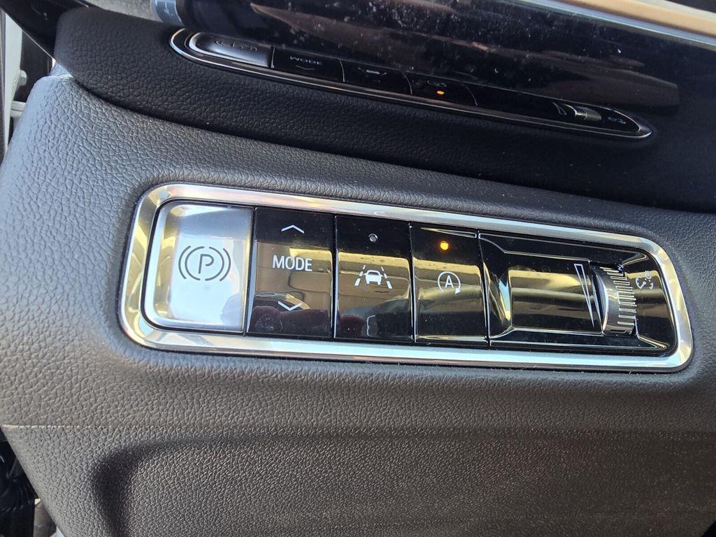 used 2025 Buick Envision car, priced at $38,390