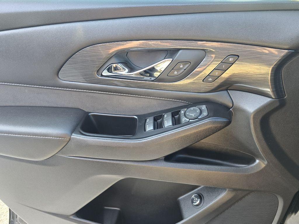 used 2023 Chevrolet Traverse car, priced at $40,631