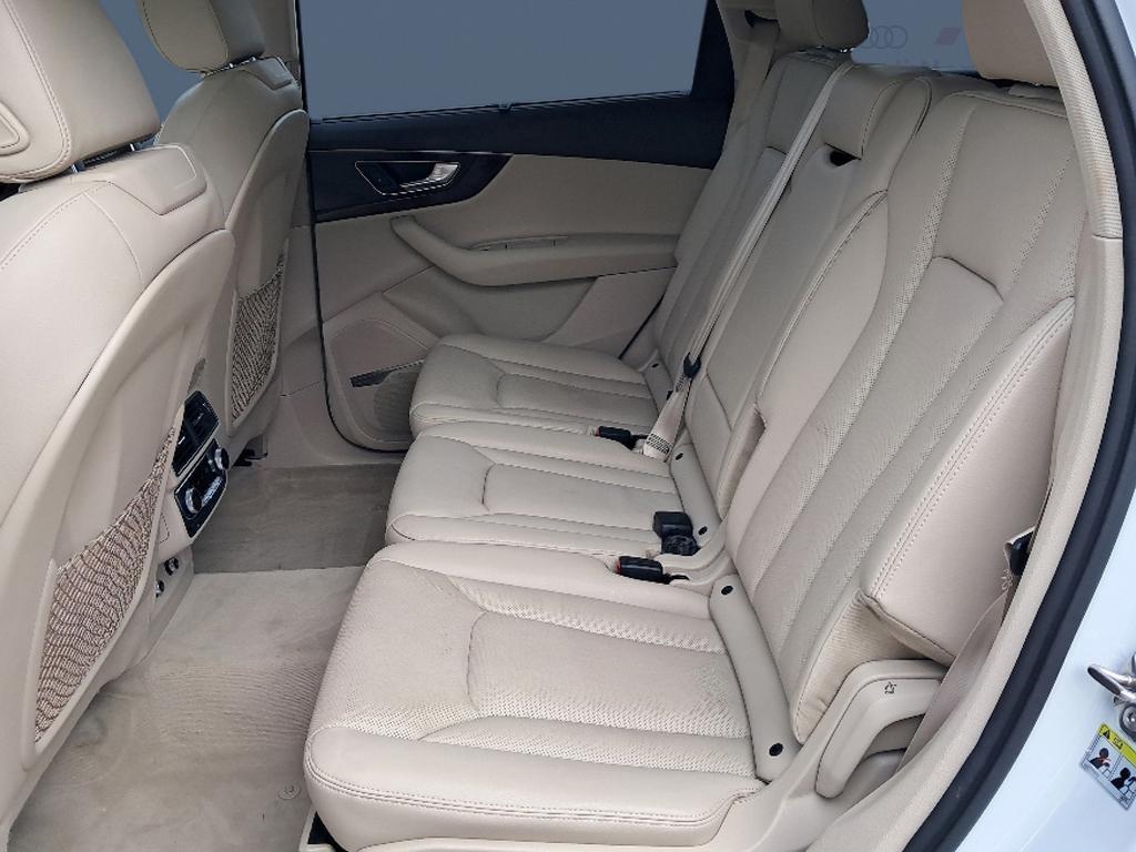 used 2018 Audi Q7 car, priced at $27,389