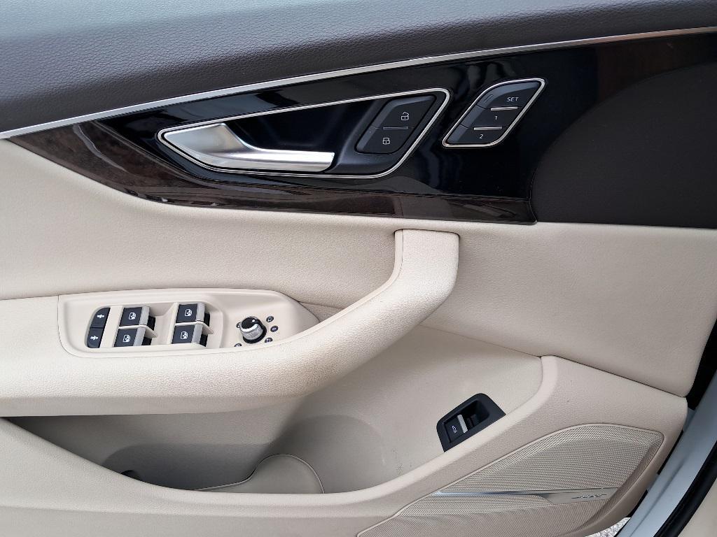 used 2018 Audi Q7 car, priced at $27,389