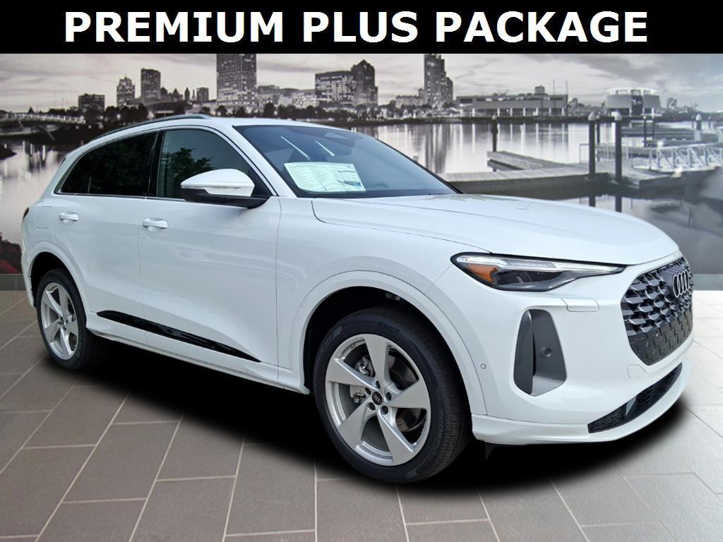 new 2025 Audi Q5 car, priced at $60,975
