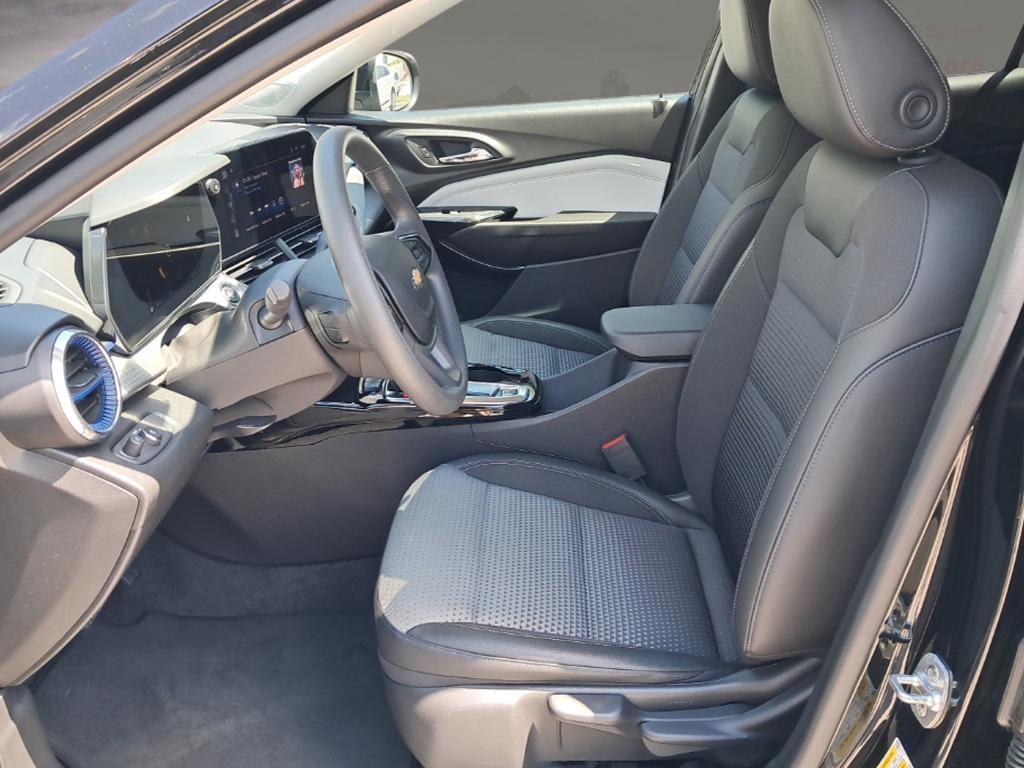 used 2025 Chevrolet Trax car, priced at $22,999