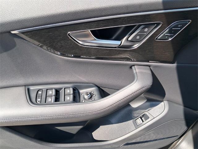 used 2023 Audi Q7 car
