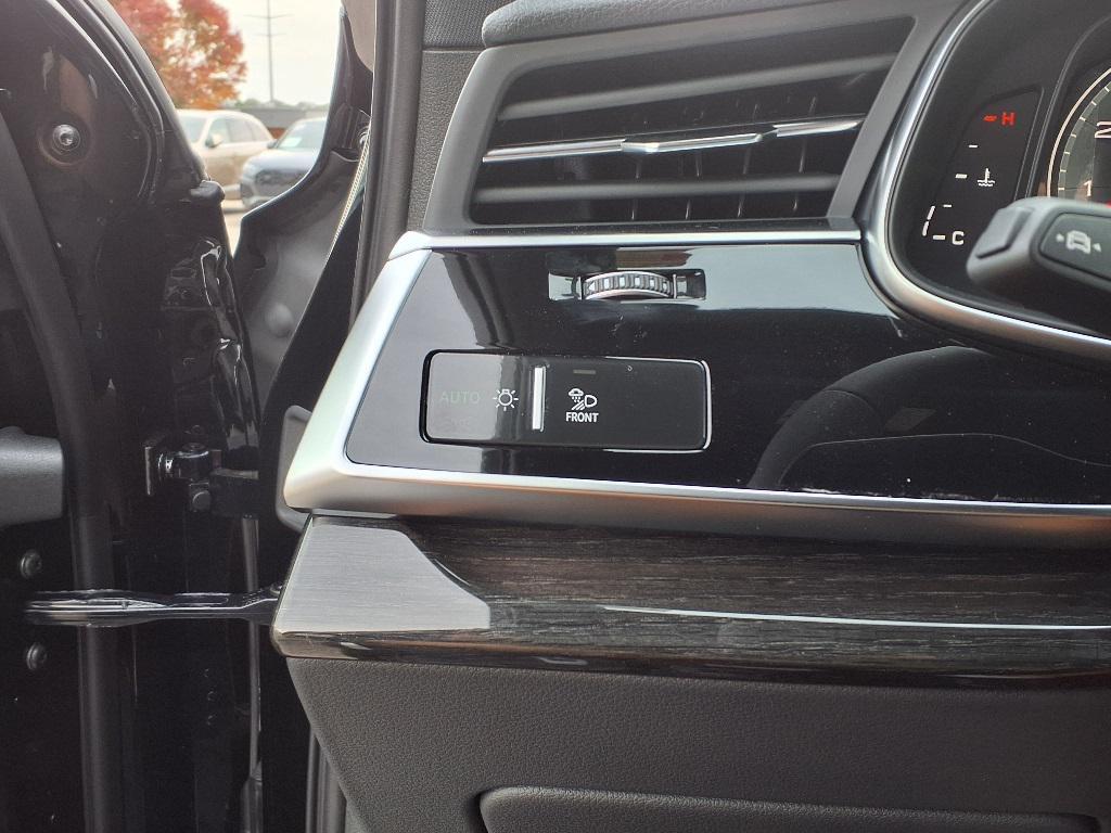 new 2026 Audi Q7 car, priced at $78,295