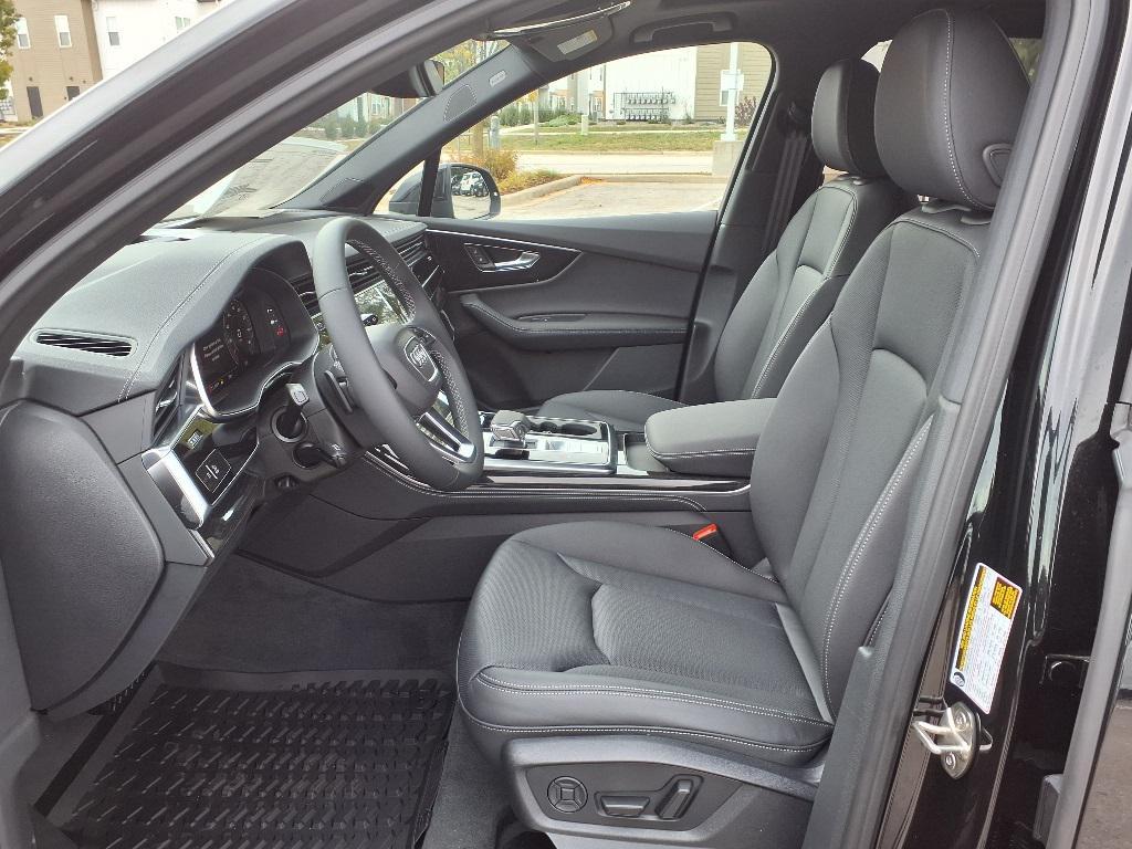 new 2026 Audi Q7 car, priced at $78,295