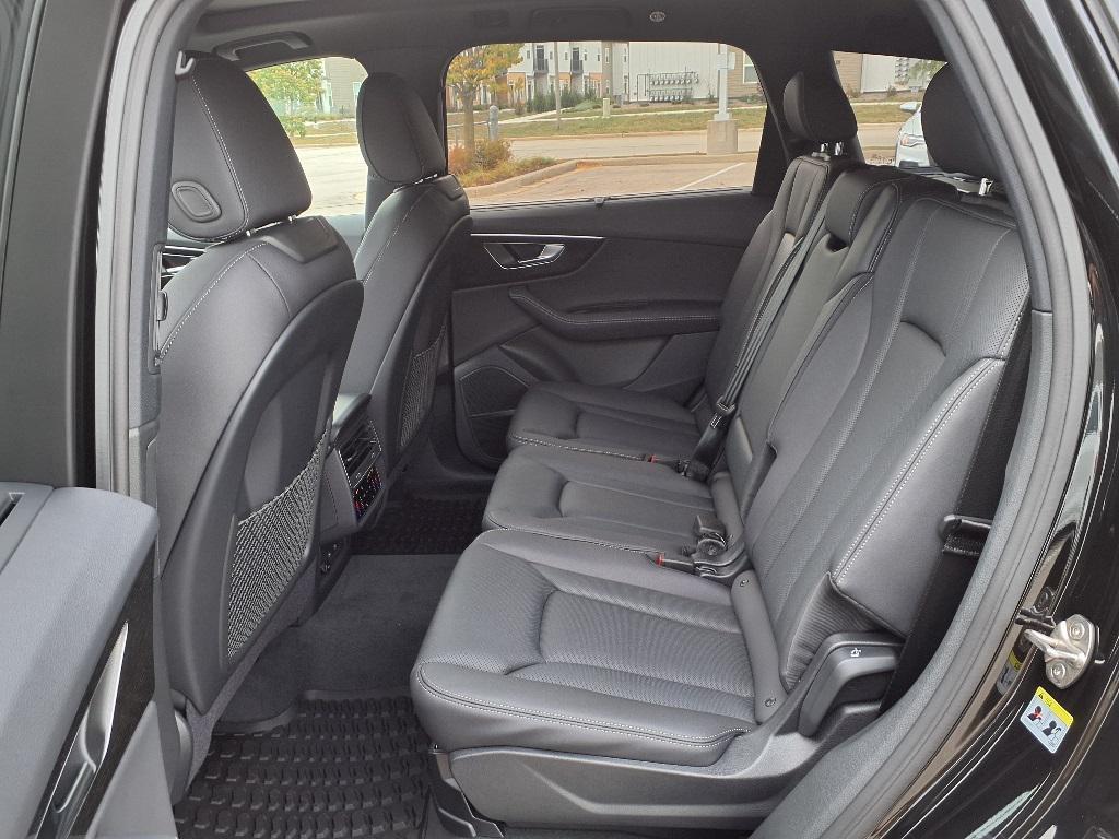 new 2026 Audi Q7 car, priced at $78,295