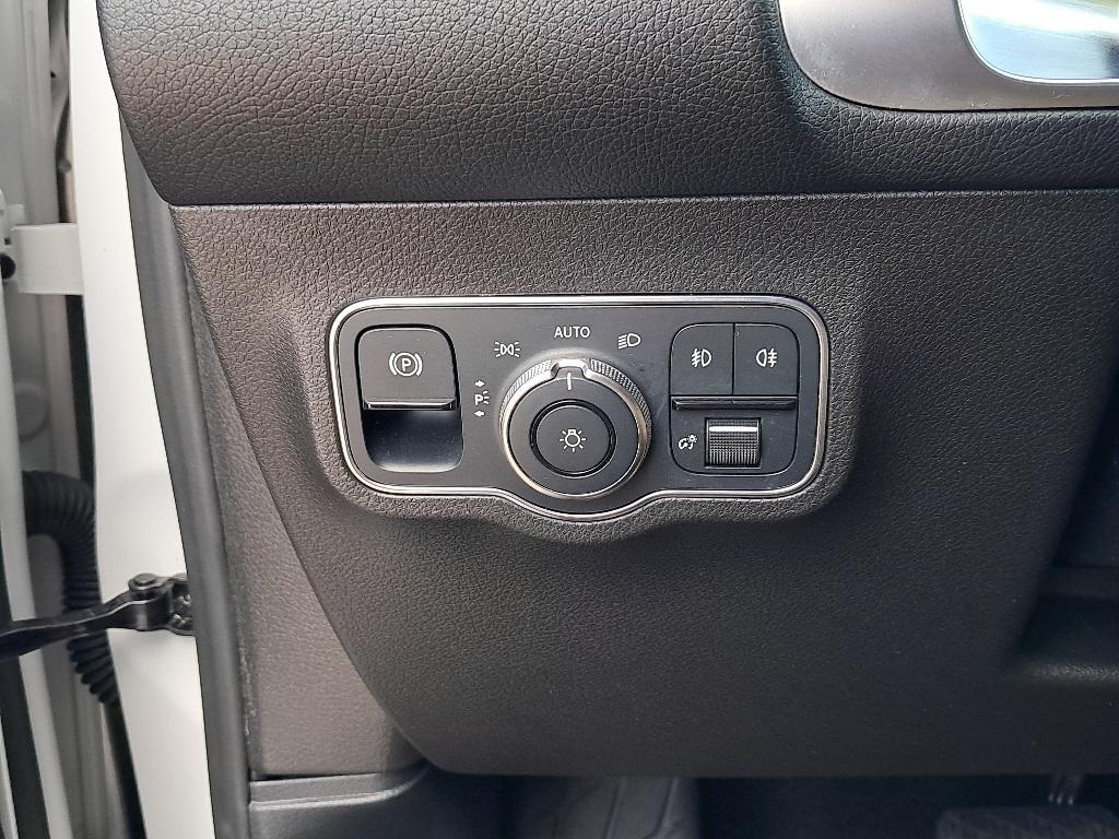 used 2021 Mercedes-Benz GLB 250 car, priced at $26,638