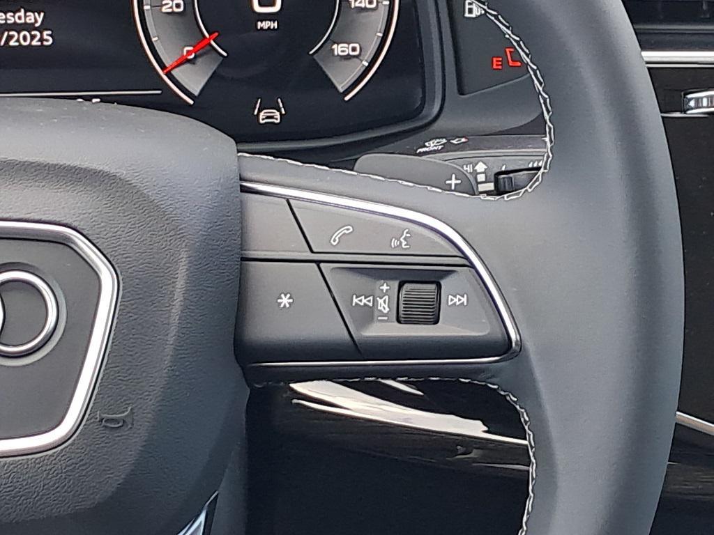 new 2025 Audi Q7 car, priced at $76,480