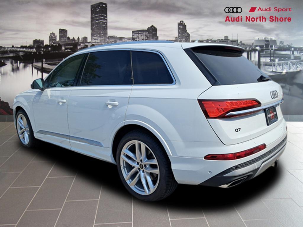 new 2025 Audi Q7 car, priced at $76,950