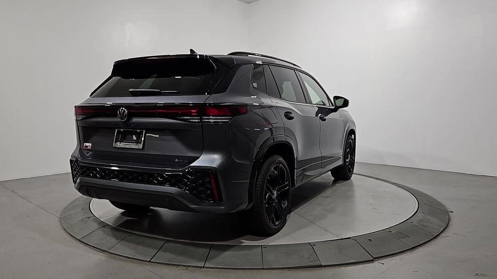 new 2025 Volkswagen Tiguan car, priced at $37,395