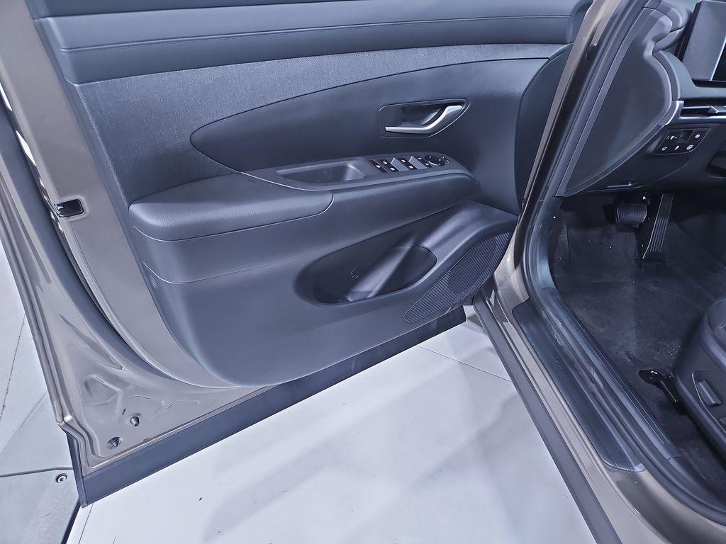 new 2025 Hyundai TUCSON Hybrid car, priced at $36,242
