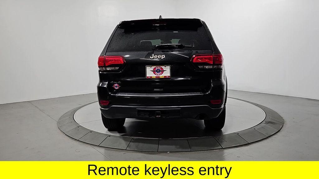 used 2016 Jeep Grand Cherokee car, priced at $17,494