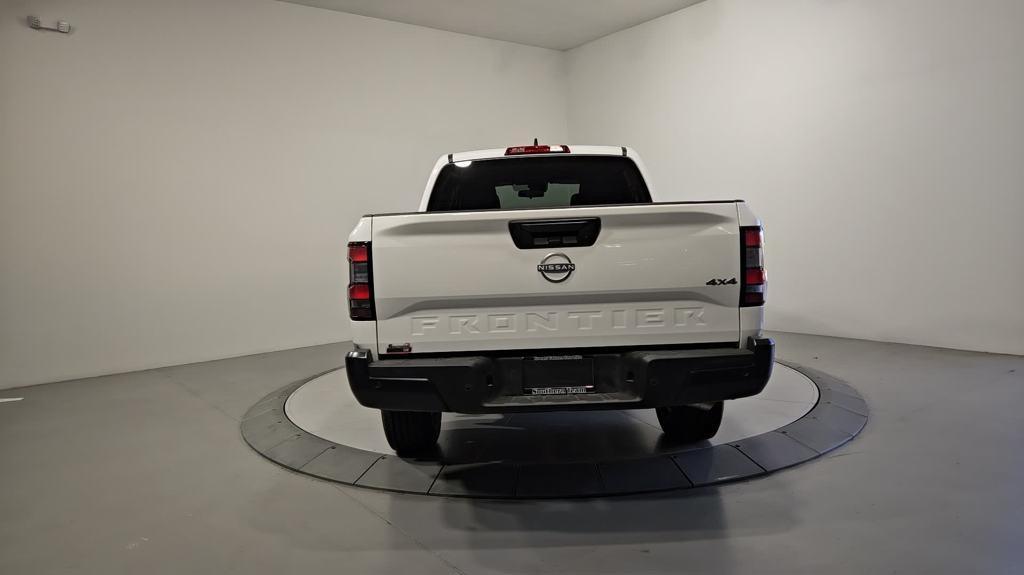 new 2024 Nissan Frontier car, priced at $33,976