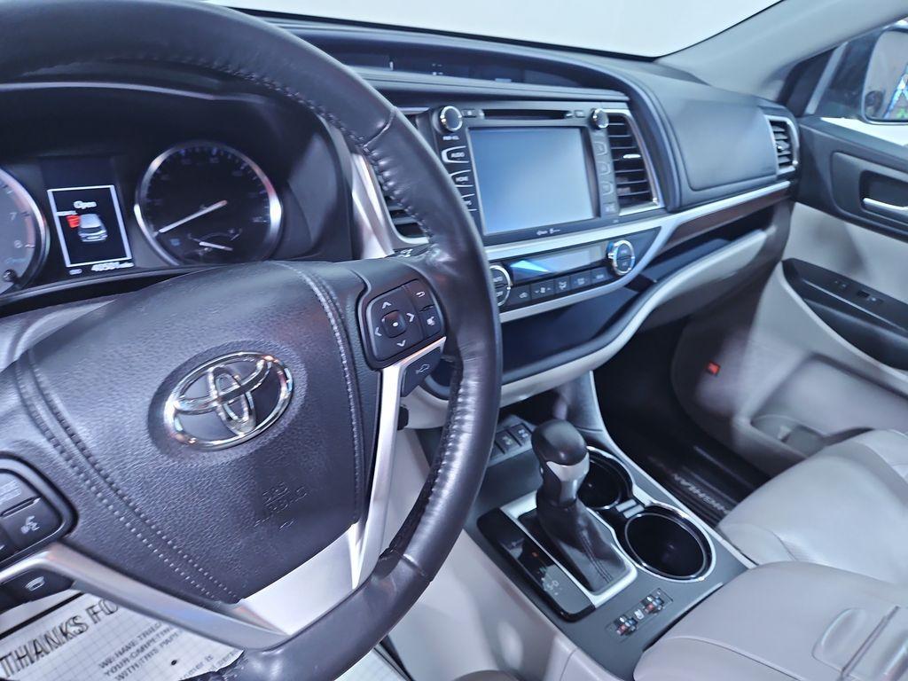 used 2014 Toyota Highlander car, priced at $23,968