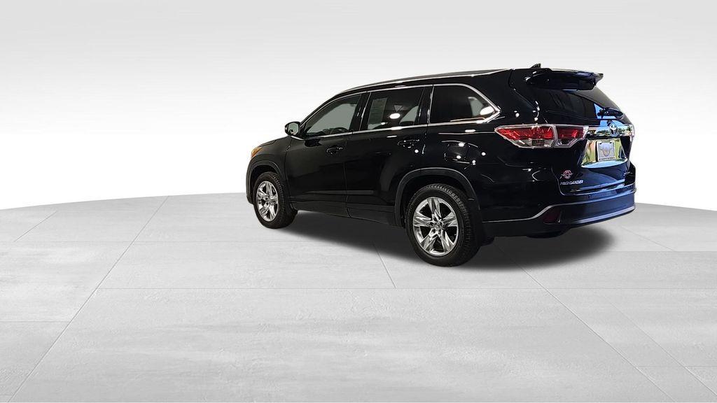 used 2014 Toyota Highlander car, priced at $23,968