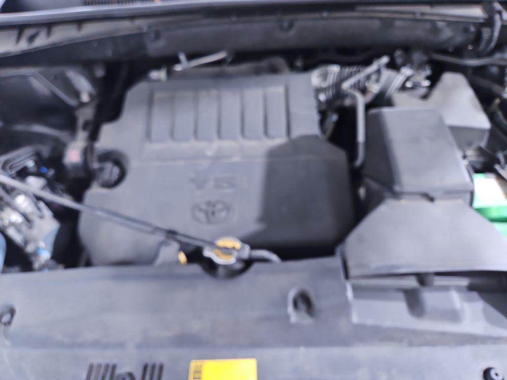 used 2014 Toyota Highlander car, priced at $23,968