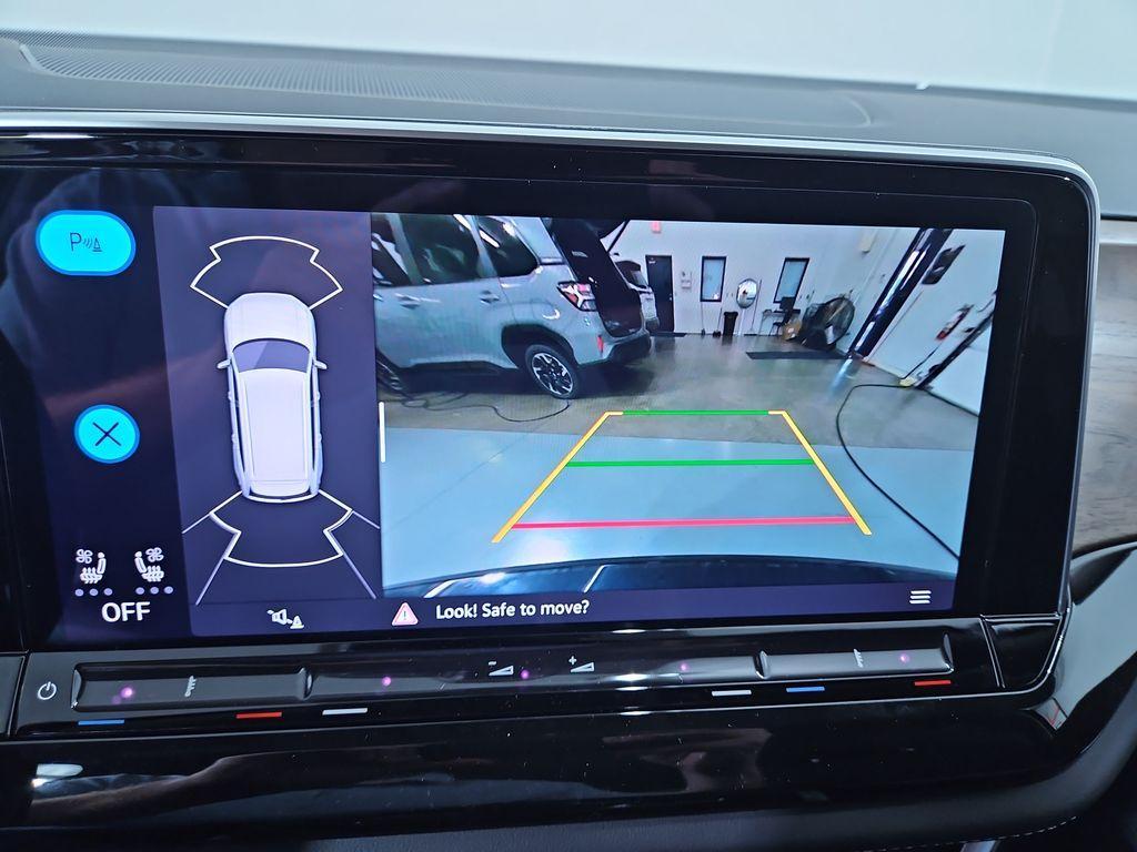 new 2025 Volkswagen Atlas car, priced at $45,680