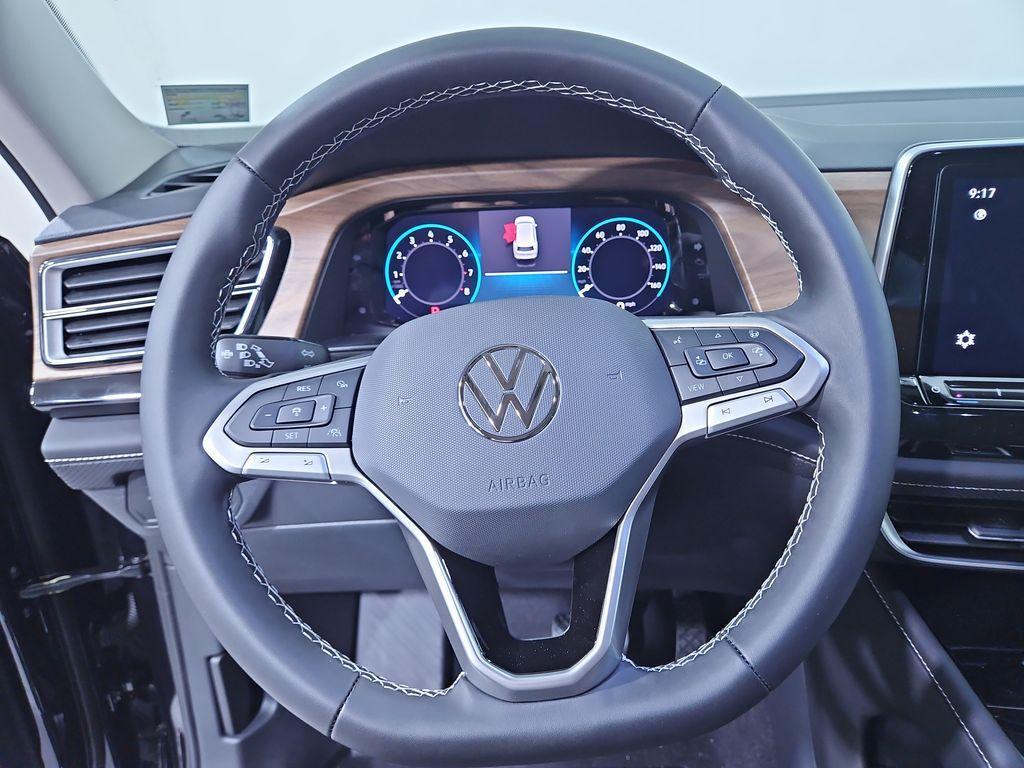 new 2025 Volkswagen Atlas car, priced at $45,680