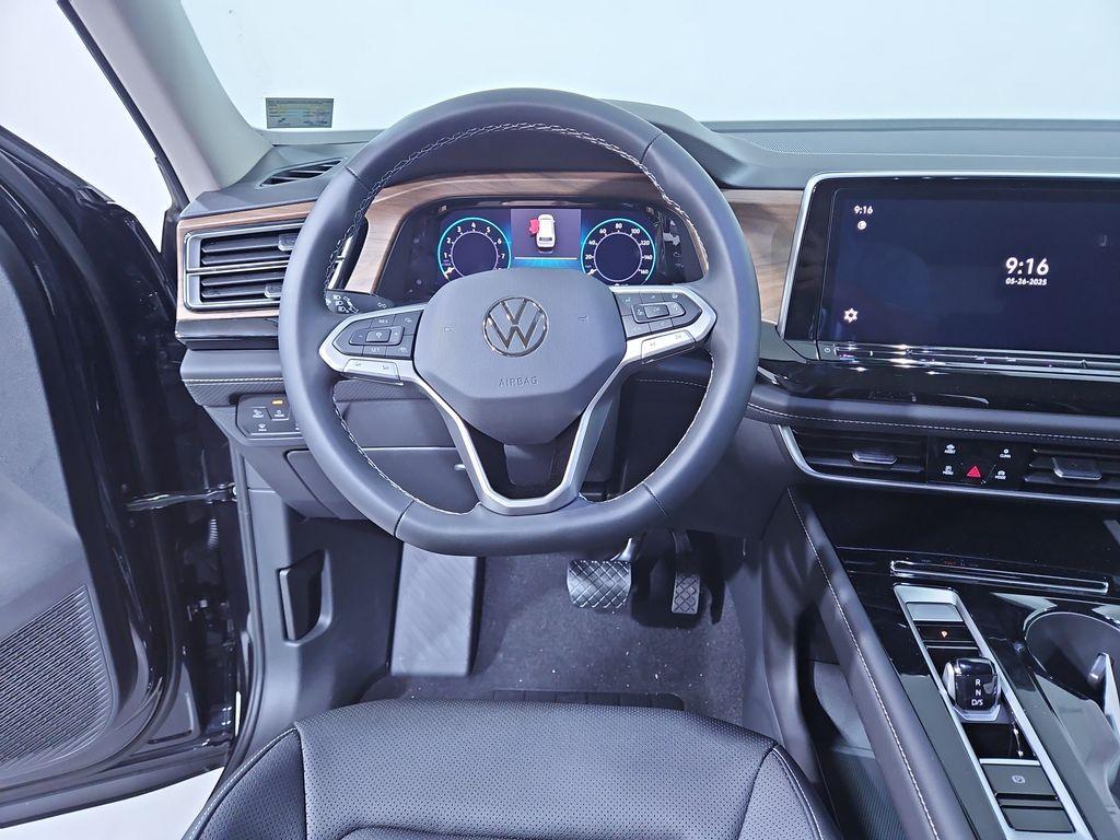 new 2025 Volkswagen Atlas car, priced at $45,680
