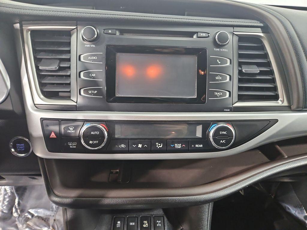 used 2014 Toyota Highlander car, priced at $21,105