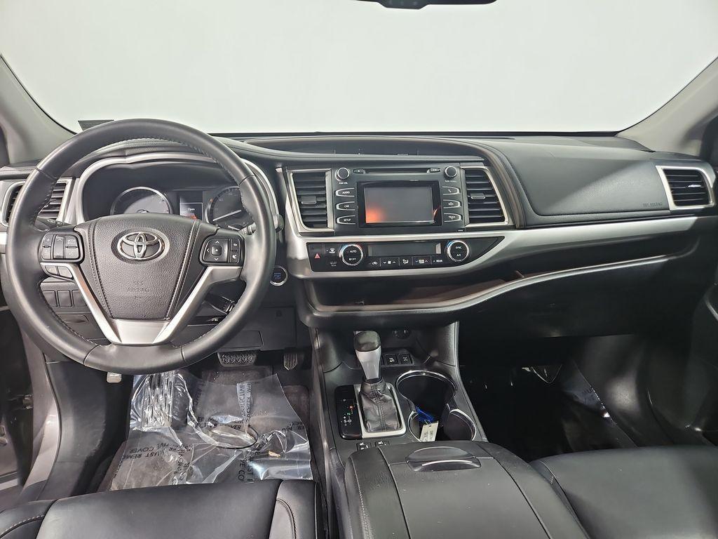 used 2014 Toyota Highlander car, priced at $21,105