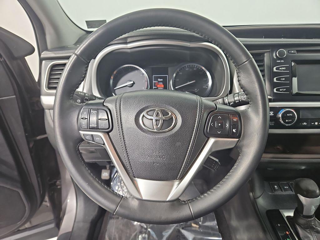 used 2014 Toyota Highlander car, priced at $21,105