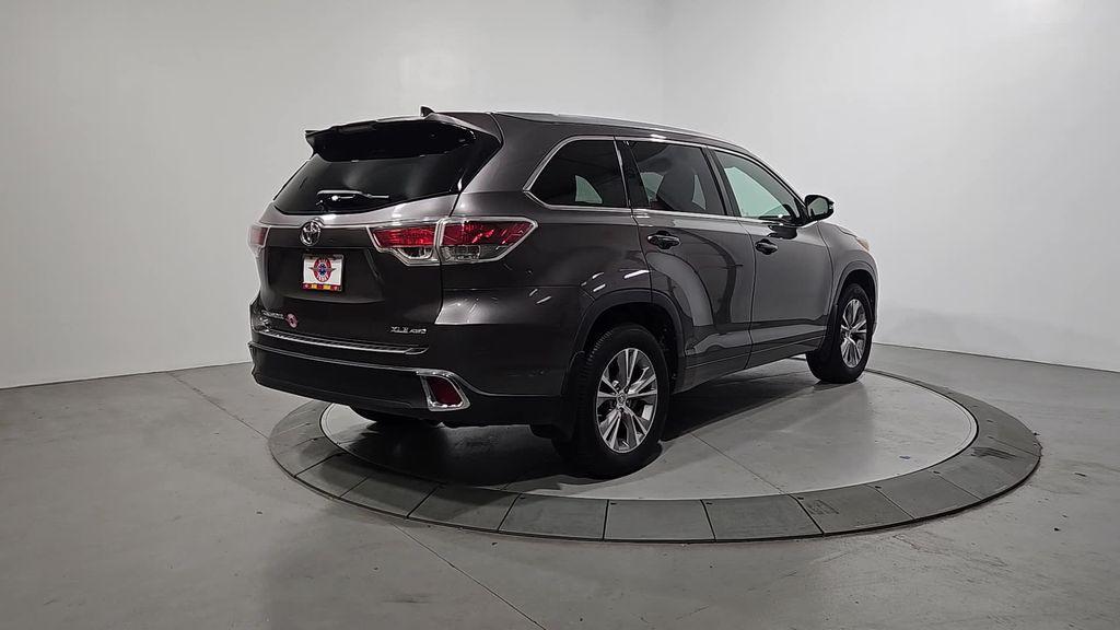 used 2014 Toyota Highlander car, priced at $21,105