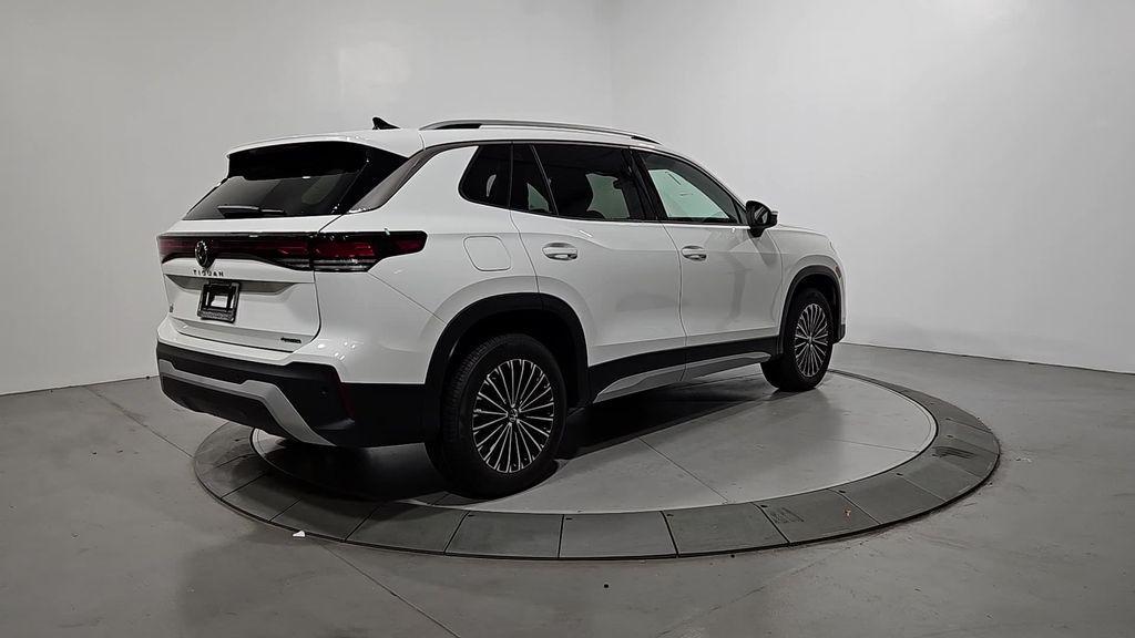 new 2026 Volkswagen Tiguan car, priced at $33,053