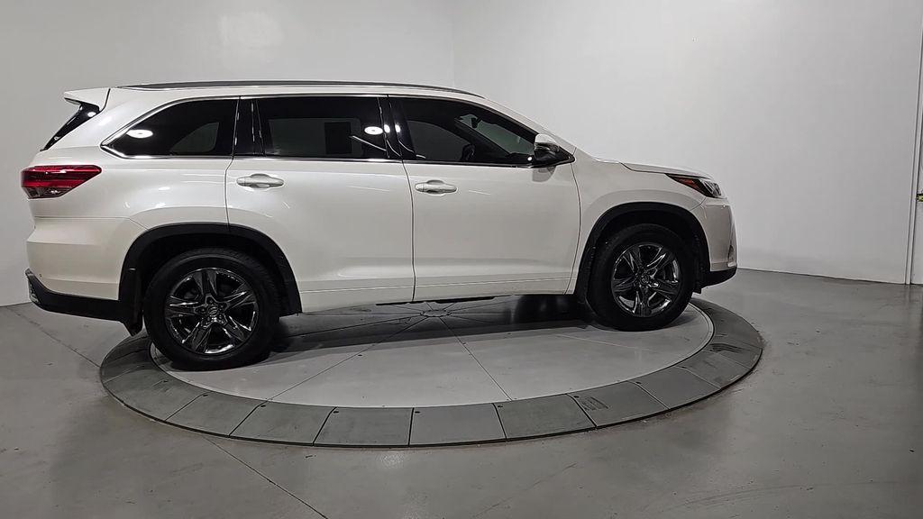 used 2018 Toyota Highlander car, priced at $23,326