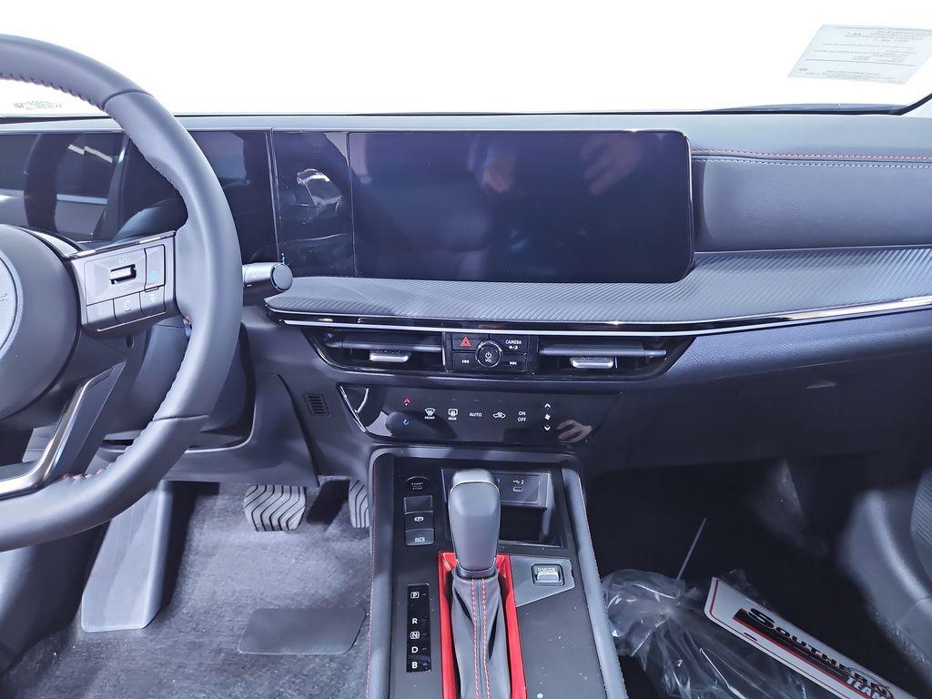 new 2025 Nissan Kicks car, priced at $28,118