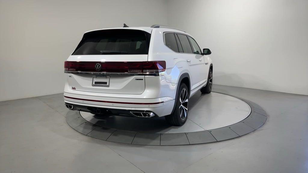 new 2025 Volkswagen Atlas car, priced at $54,421