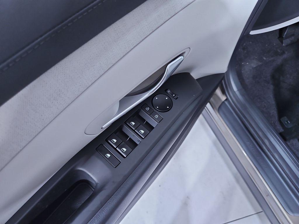 new 2025 Hyundai TUCSON Hybrid car, priced at $36,164