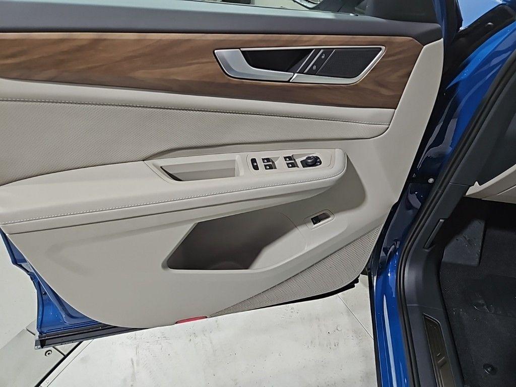 new 2025 Volkswagen Atlas car, priced at $42,704
