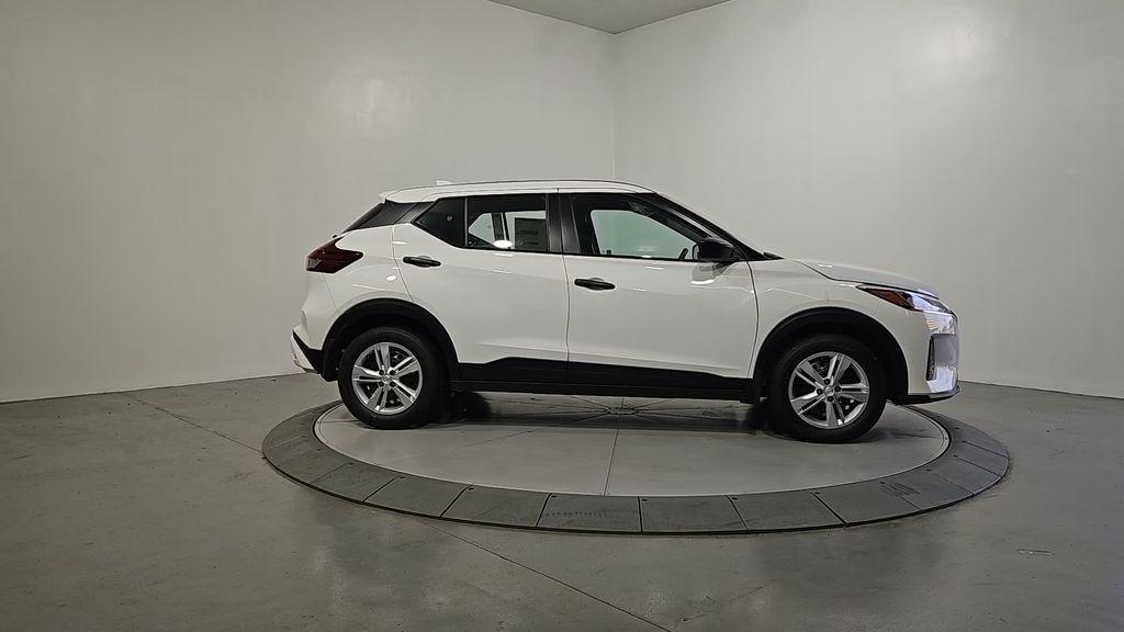 new 2025 Nissan Kicks Play car, priced at $21,479