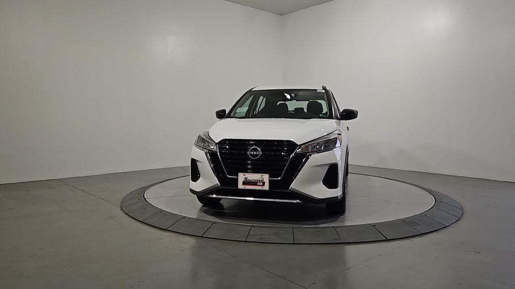 new 2025 Nissan Kicks Play car, priced at $21,479