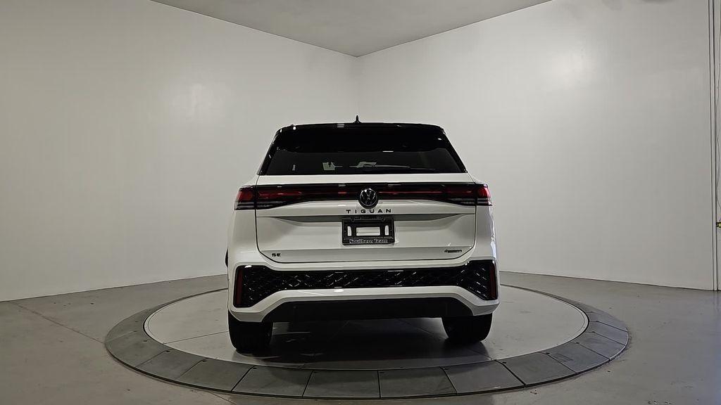 new 2025 Volkswagen Tiguan car, priced at $37,832