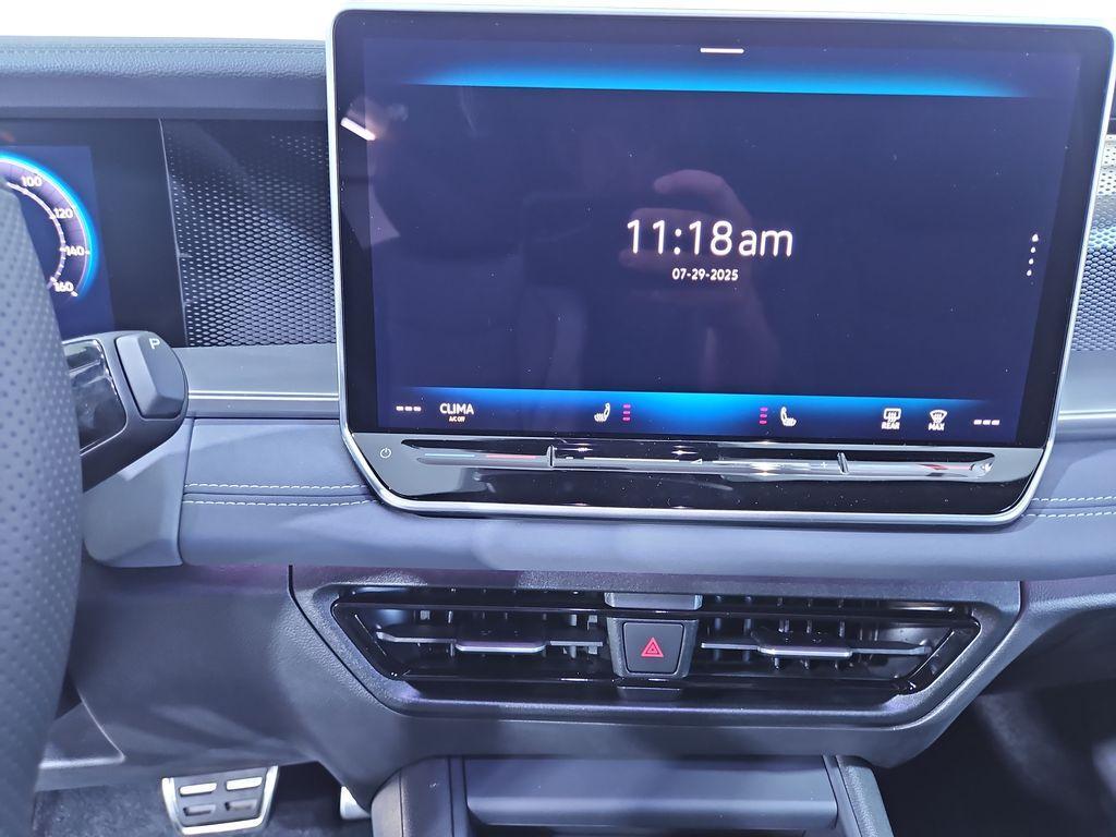 new 2025 Volkswagen Tiguan car, priced at $37,832