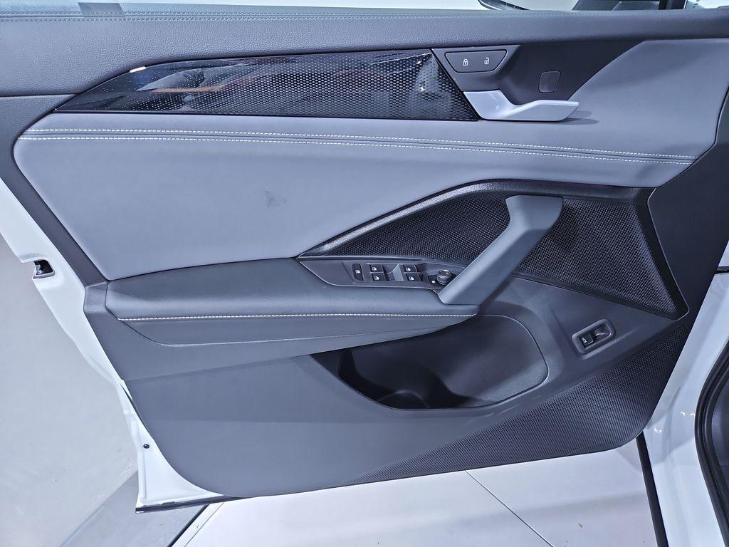 new 2025 Volkswagen Tiguan car, priced at $37,832