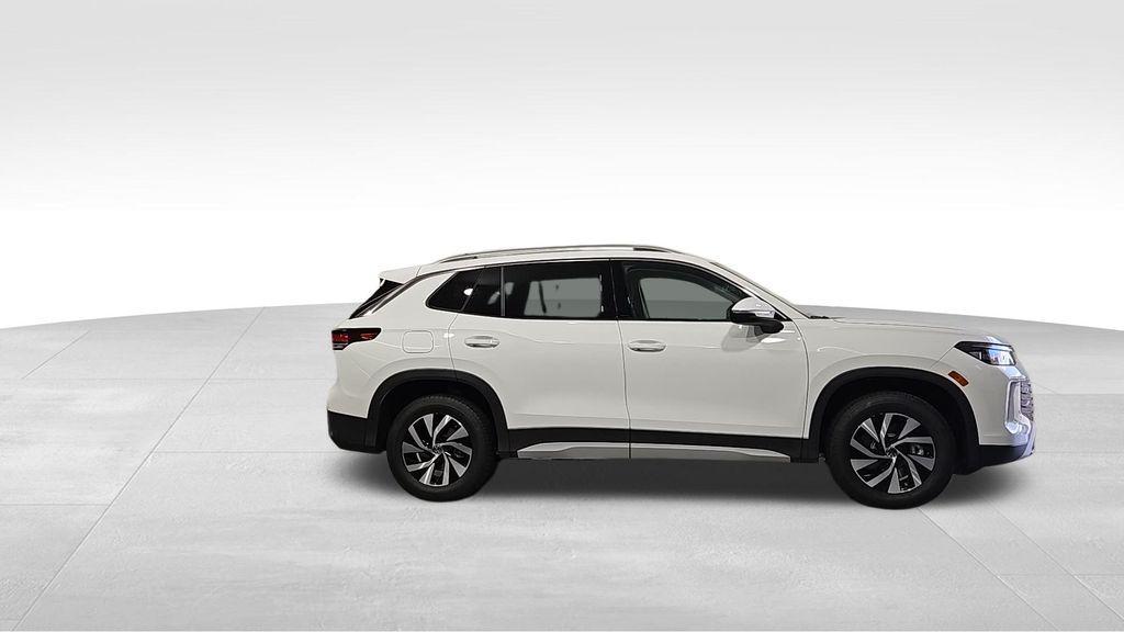 new 2025 Volkswagen Tiguan car, priced at $32,351