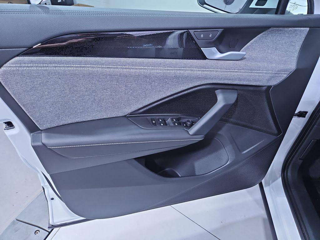 new 2025 Volkswagen Tiguan car, priced at $32,351