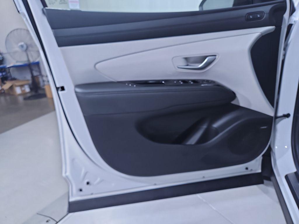 new 2025 Hyundai TUCSON Hybrid car, priced at $41,284