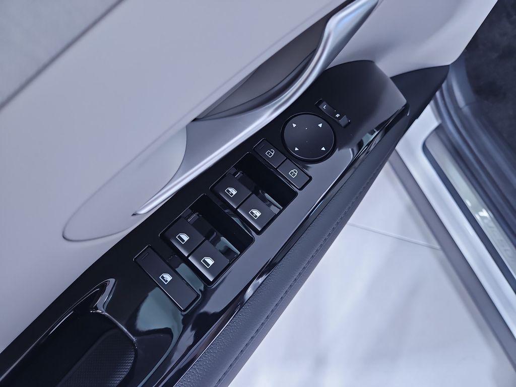 new 2025 Hyundai TUCSON Hybrid car, priced at $41,284