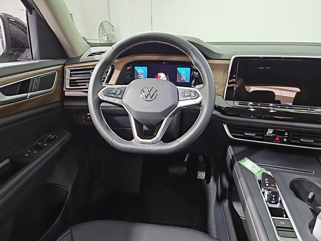 new 2025 Volkswagen Atlas car, priced at $38,493