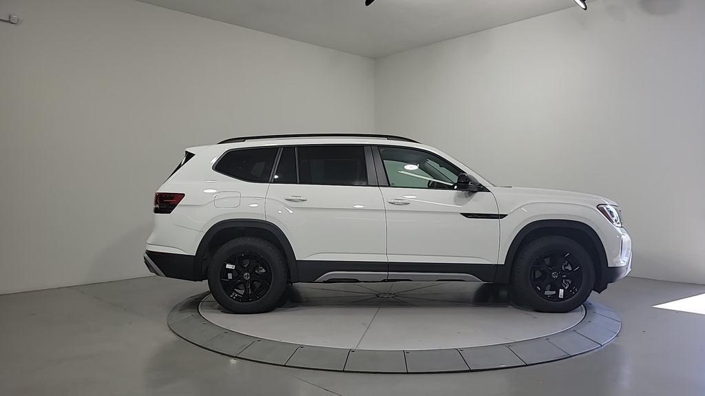 new 2024 Volkswagen Atlas car, priced at $43,253